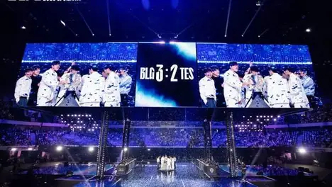 比赛BUG突现英雄选择界面，技术缺陷引发赛事公平性质疑，系统漏洞排查迫在眉睫