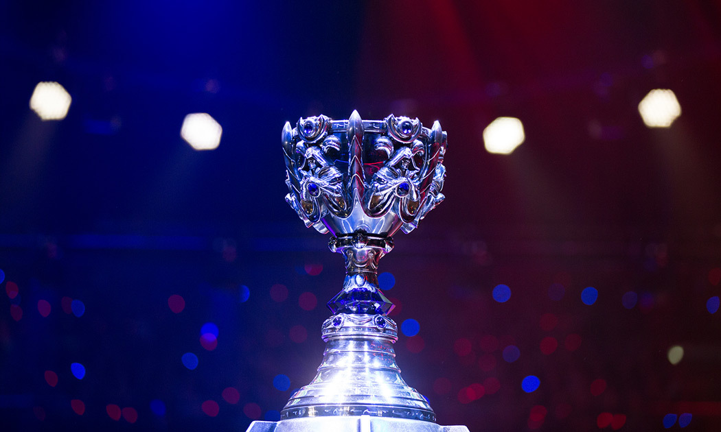 比赛初期经济差距下的关键团战：KT如何通过地图资源与远古龙魂逆转胜局